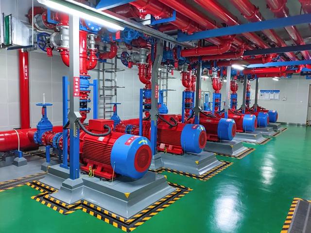 一起來看看"安裝之星+魯班獎",還有懸空式冷卻塔的機(jī)電安裝現(xiàn)場吧